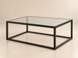 میز جلو مبلی فلزی مکعبی رویه شیشه از زاویه مورب